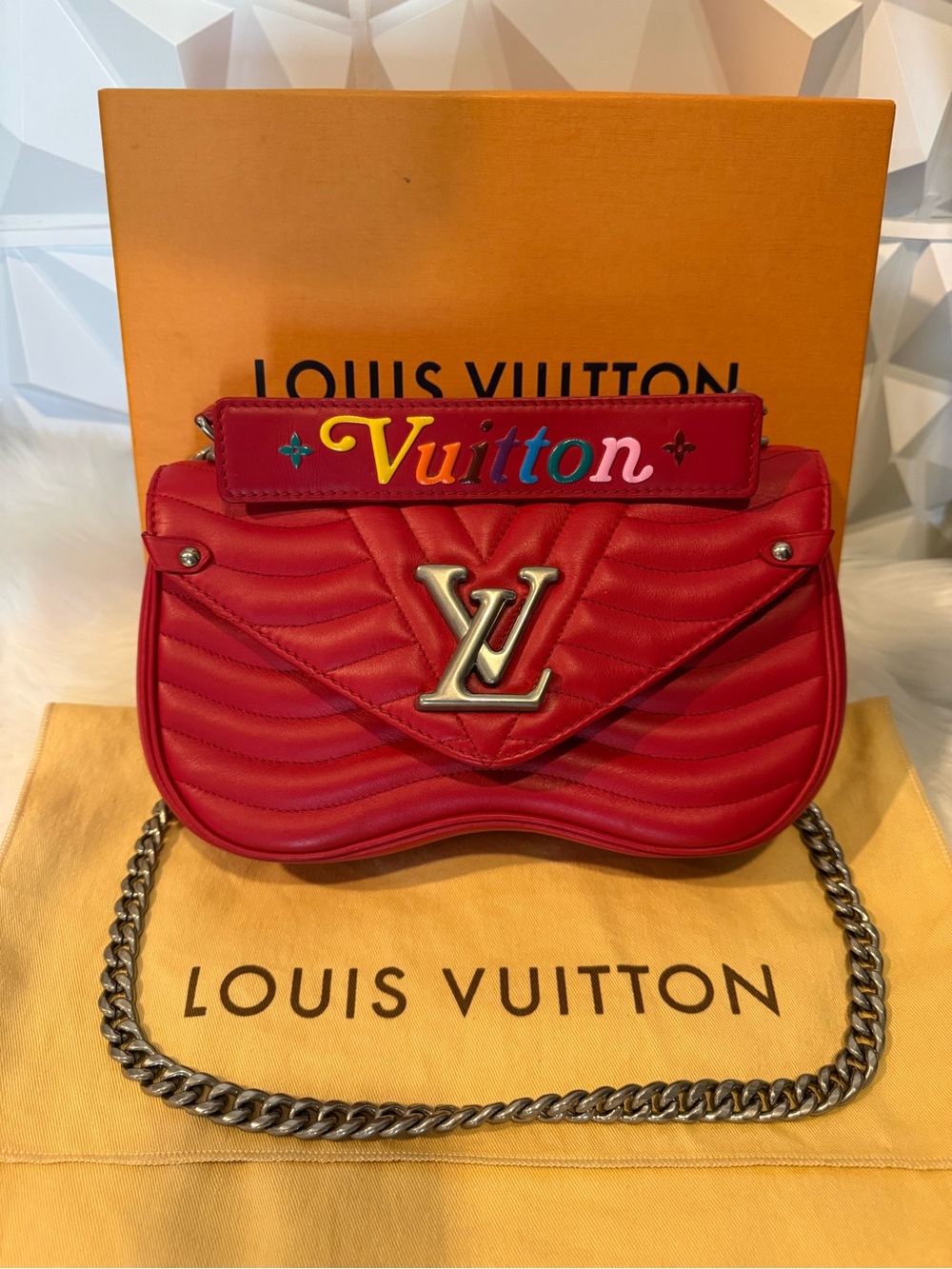 Louis Vuitton New Wave Chain MM – Ecarlate (Red) Calfskin Excellent